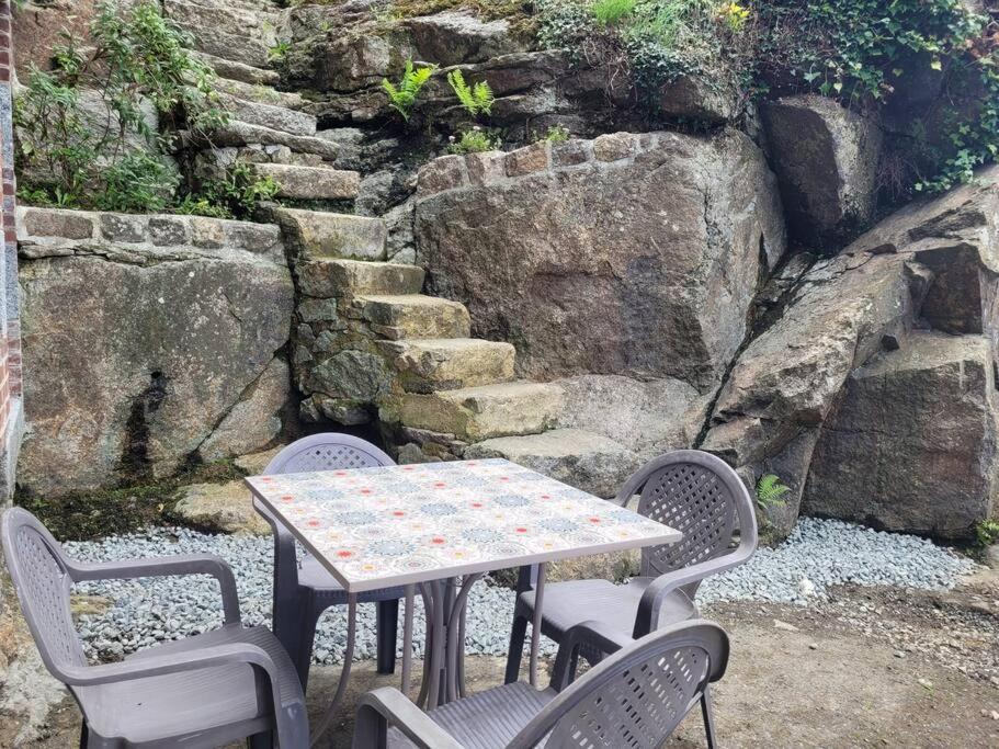 Logement 2 A 4 Pers - Moulin Plouguenast-Langast Exteriör bild